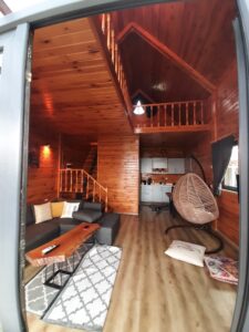 2e5cac23-ade3-44ea-b947-c08112443f34-1