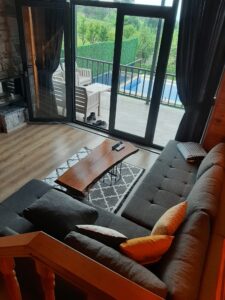 384c1f72-8fd1-4ce8-b776-f3ac05e7f498-1