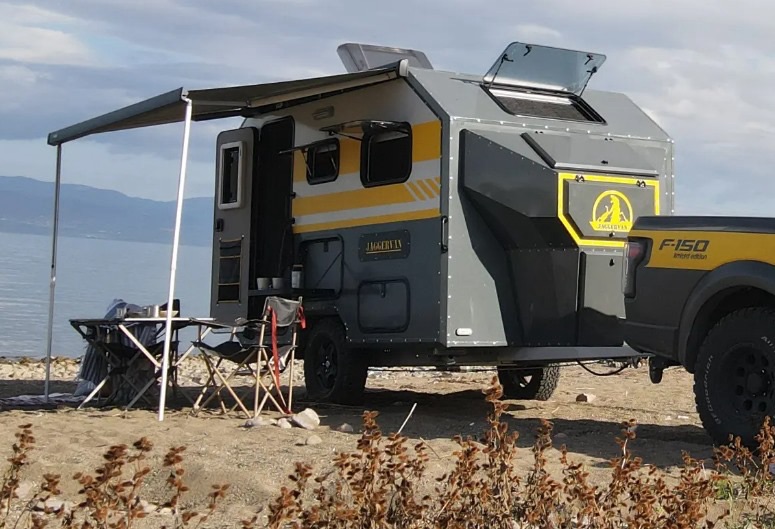 4dc50c2f-de83-4b08-a08e-467bb30d852f-1