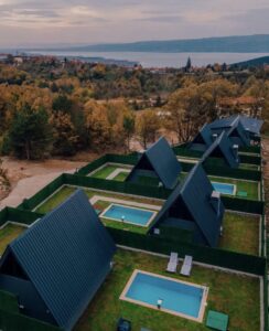 bca93a2e-0380-4a86-9bad-739bef660dfc-1