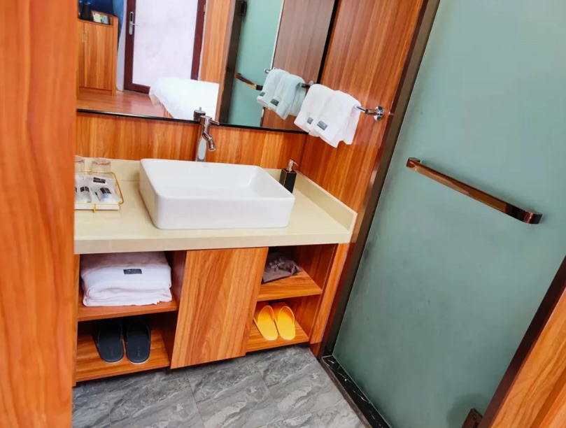 71f5f437-61c2-4373-a9b3-dbf0594c7aeb-1